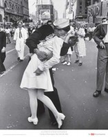 VJ Day Kiss